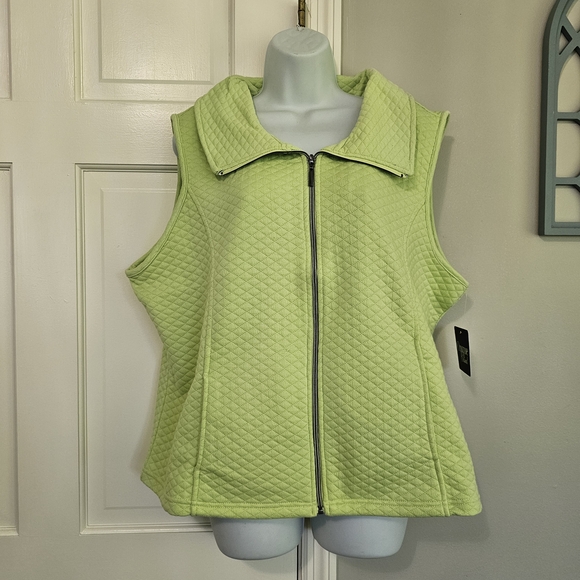 Onque Casuals Jackets & Blazers - Onque Casuals Light Green Quilted Women's Vest
